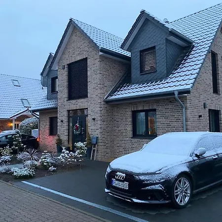 Luxurious Family With Pool